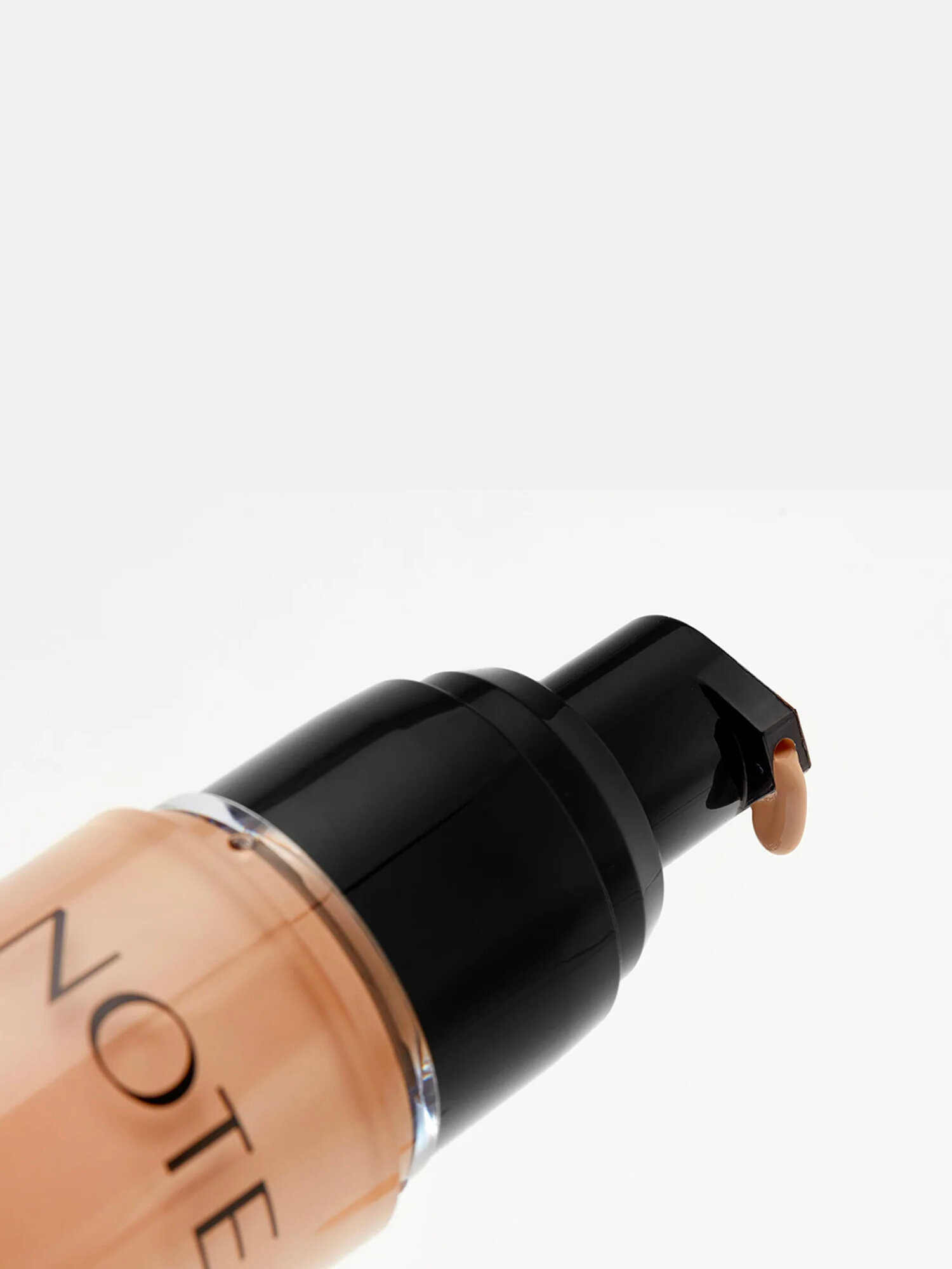 Тональный крем (Note Detox & Protect Foundation 03 medium beige SPF15, 30ml) — фото 1