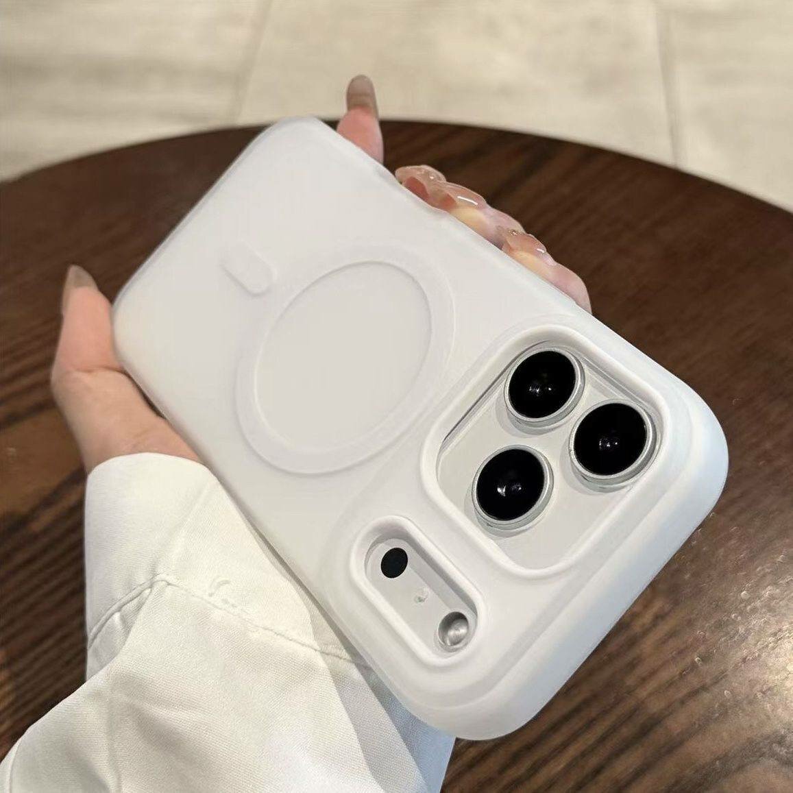 Чехол-аккумлятор 17 PRO MAX, прозрачный, силиконовый, MagSafe — фото 1