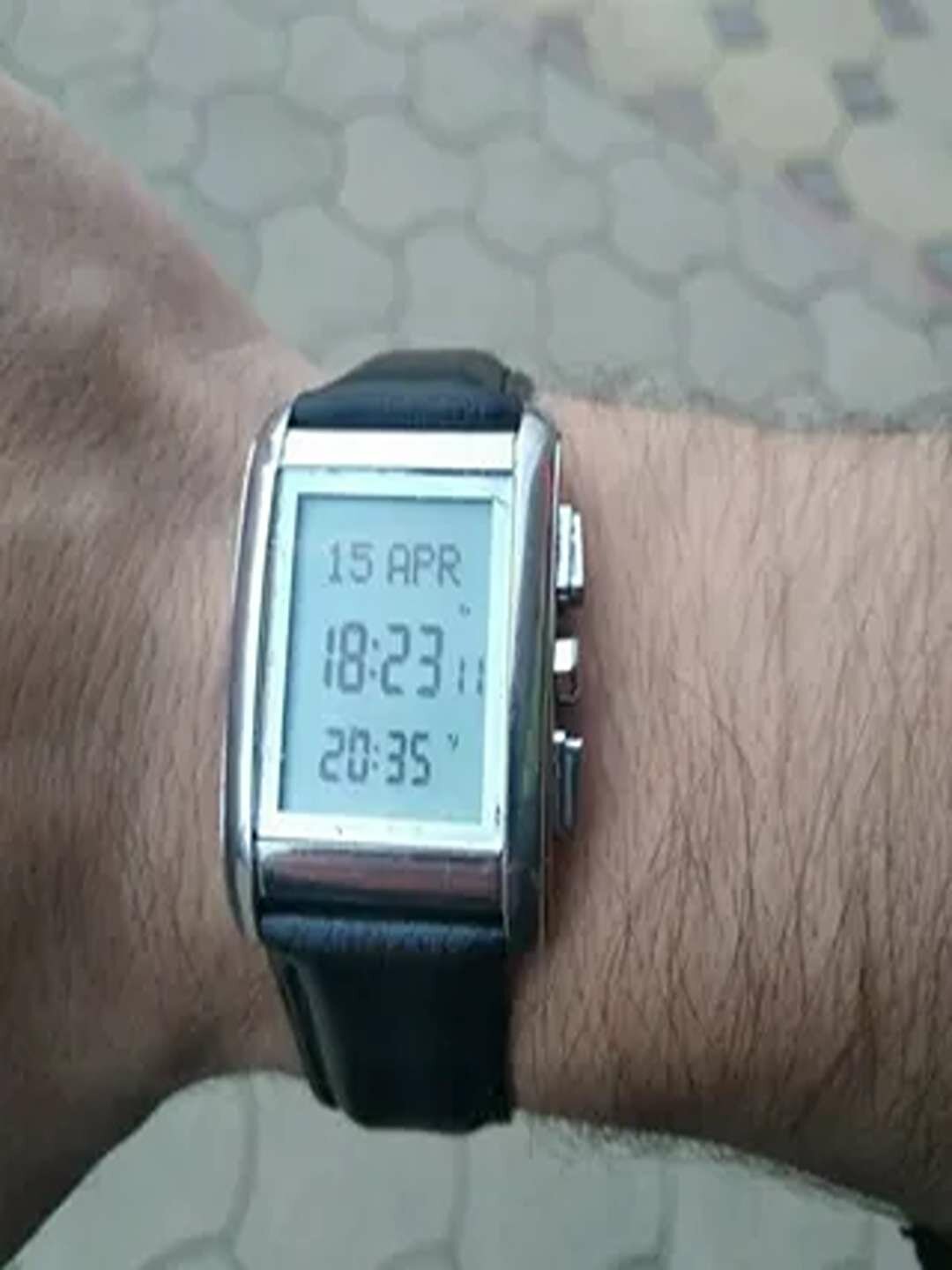 Наручные часы 120, черный