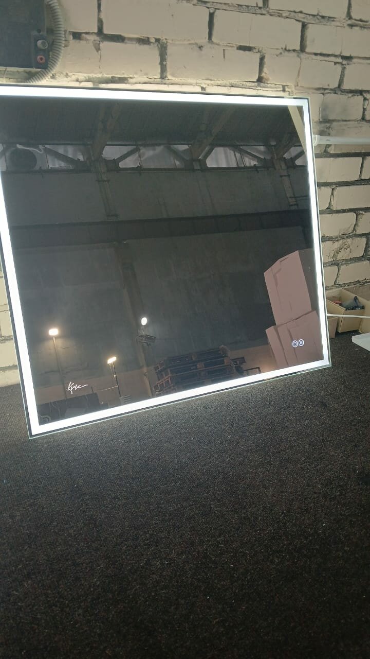 Зеркало в ванную KVVgroup Neapol 80х70 см с фронтальной LED- подсветкой и подогревом (настенное, влагостойкое с сенсорным управлением, интерьерное, прямоугольное, антипар, холодная подсветка 6000К) — фото 1
