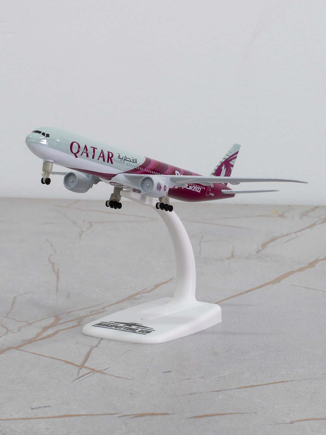 Модель самолёта Boeing 777, Qatar Airways (FIFA 2022) 20 см Металл+пластик