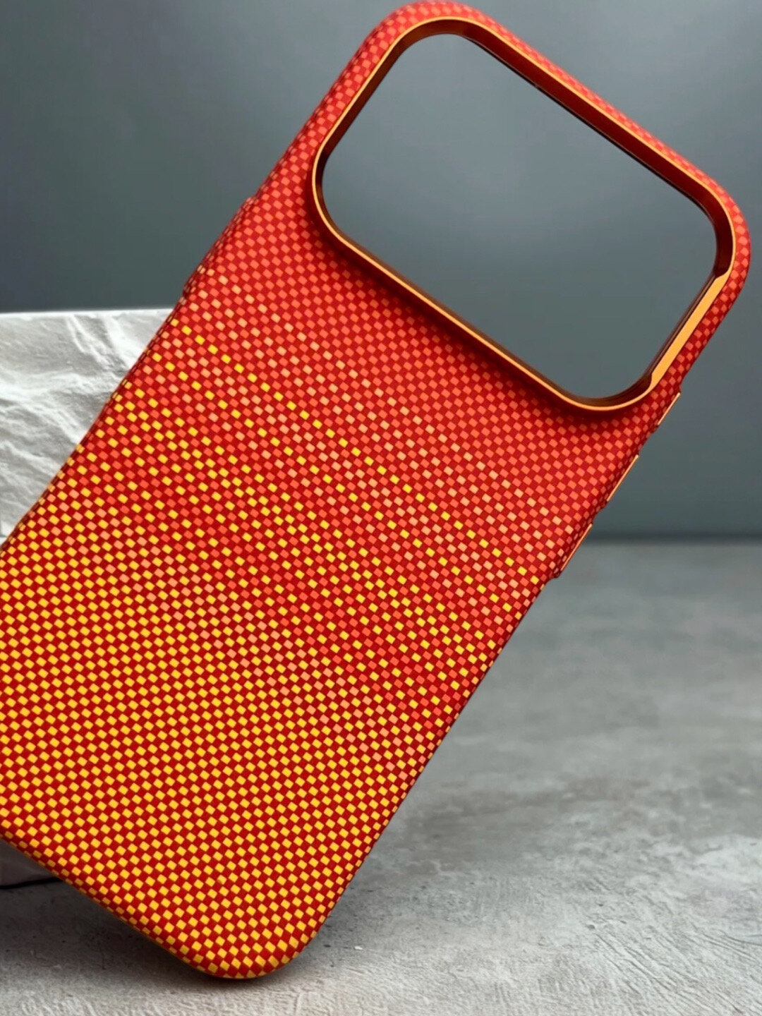 Защитный чехол для iPhone 17 Pro с текстурой ткани, противоударный корпус. — фото 1