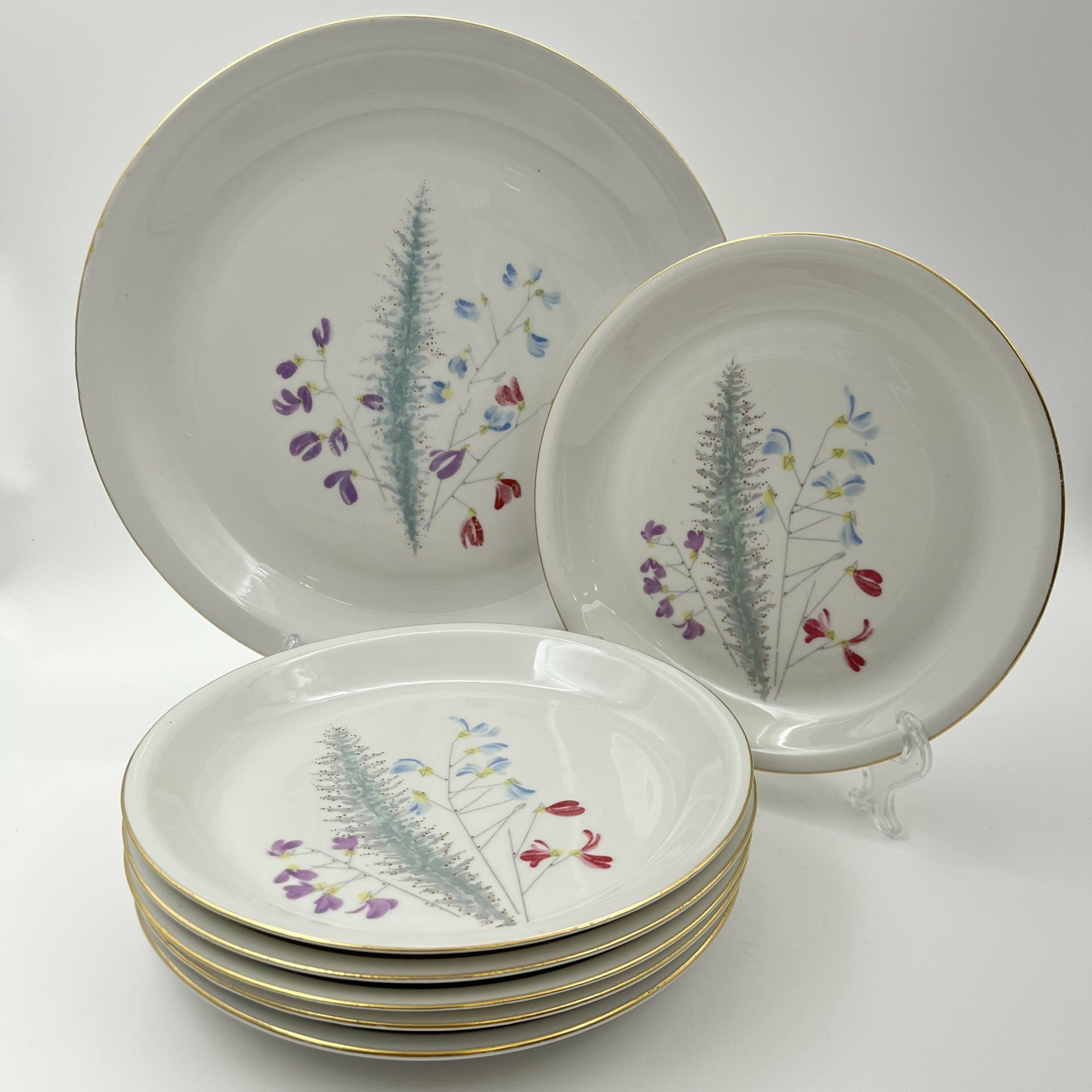 Набор десертных тарелок с блюдом на 6 персон, украшенный цветочным декором
