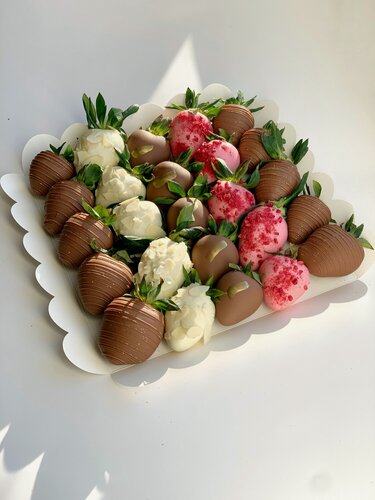 Изображение товара Подарочный набор ChocoWay "Клубника в шоколаде", 25 штук, в подарочной упаковке