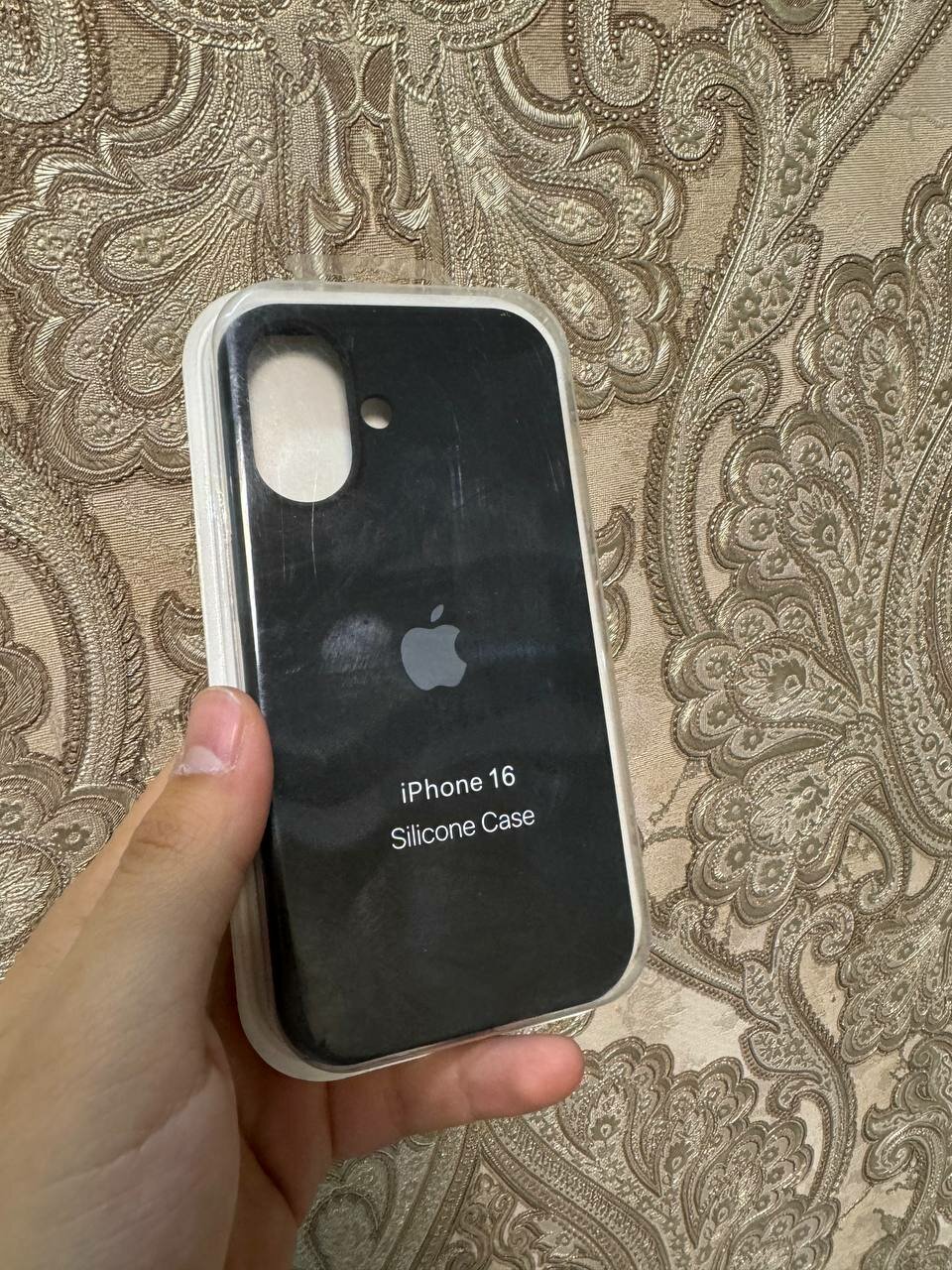 Чехол "Черный" силиконовый", противоударный, для iPhone 16, soft touch