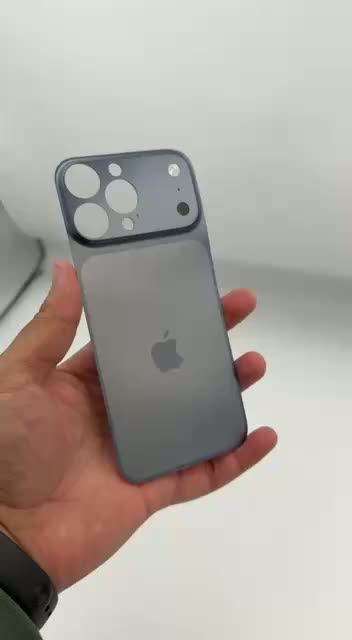 Наклейка на телефон iphone 14 pro, в стиле iPhone 17 Pro Max, на заднюю панель — фото 1
