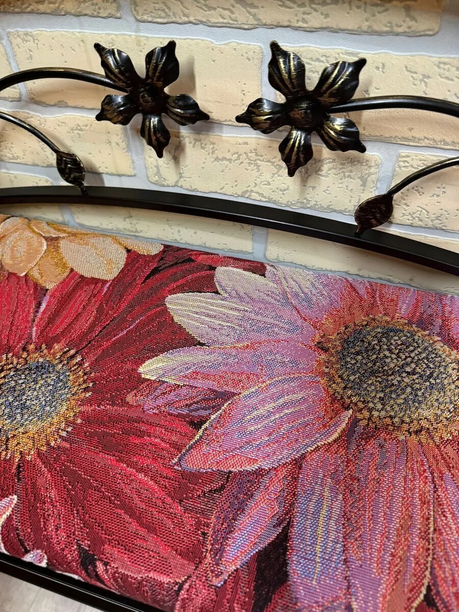 Кованая прихожая, вешалка + банкетка, Студия кованой мебели Нива, цвет красный бархат — фото 1