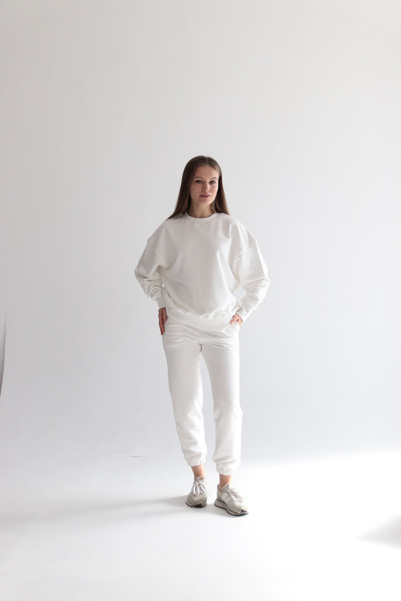 Костюм спортивный , размер L-XL, слоновая кость/молочный