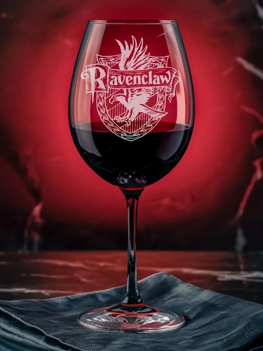 Бокал для вина с гравировкой Когтевран