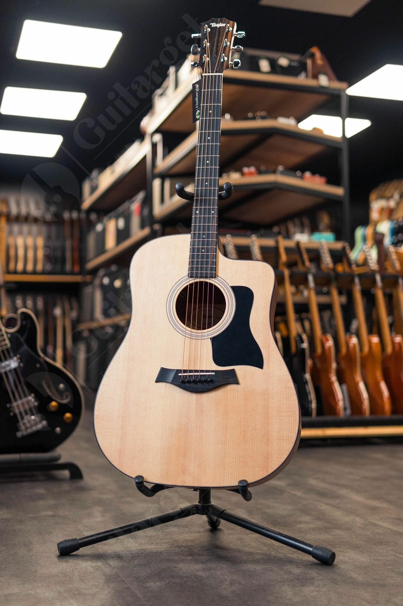 Электроакустическая гитара Taylor 110ce S с чехлом