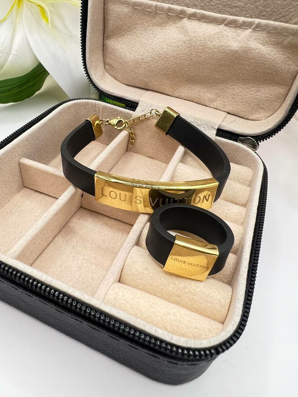 Браслет-бэнгл