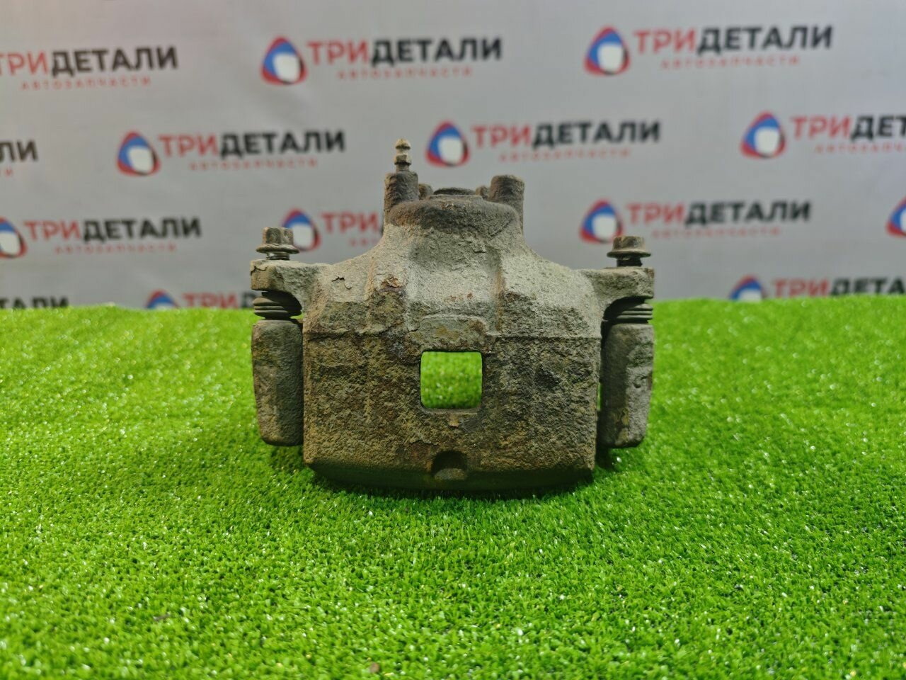 Суппорт тормозной Mitsubishi Outlander 2.0 4B11 2018 перед. прав. (б/у)