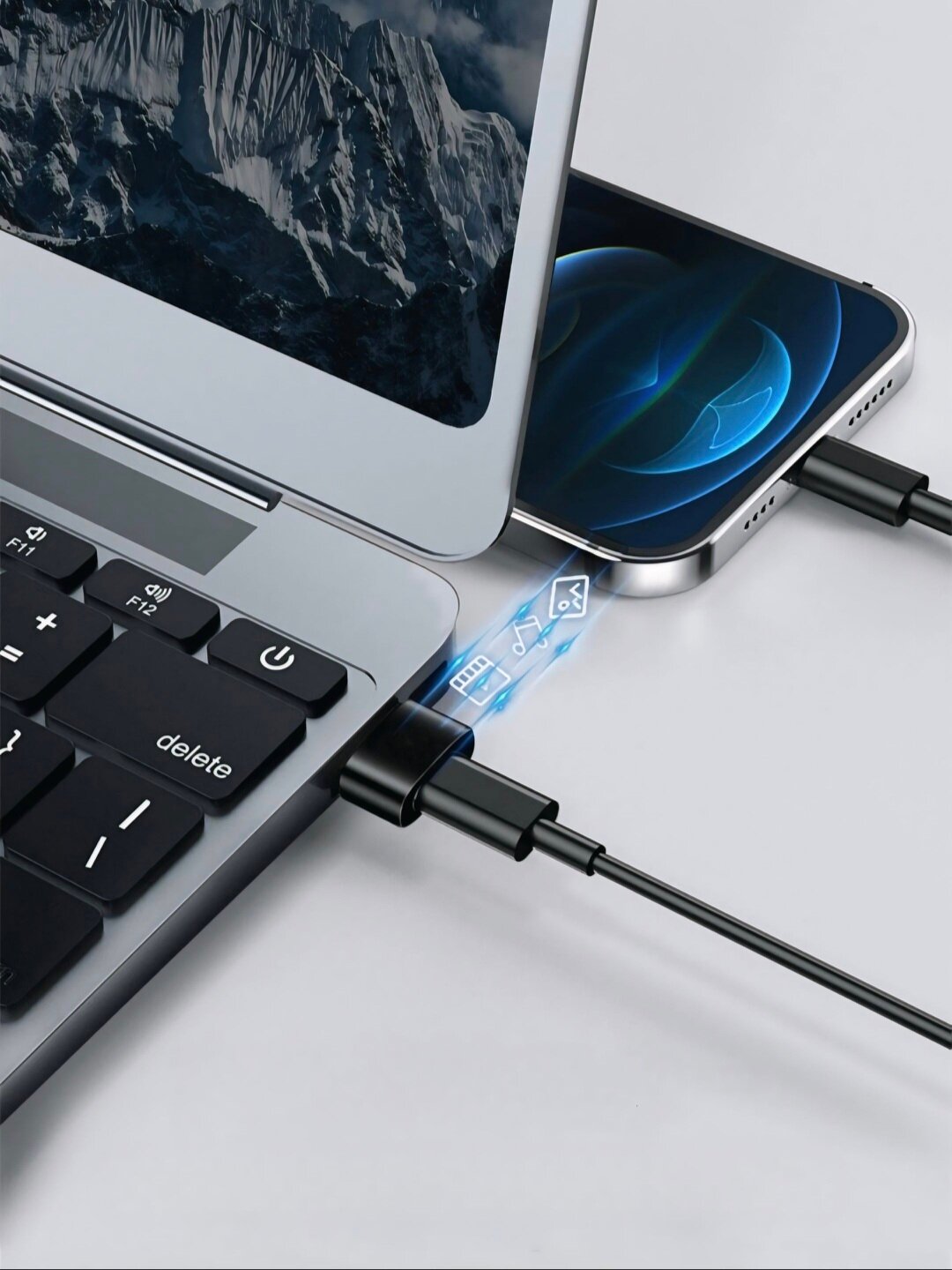 Универсальный набор USB-адаптеров — с разъёмами Type-C, Micro USB и Lightning для широкой совместимости. — фото 1