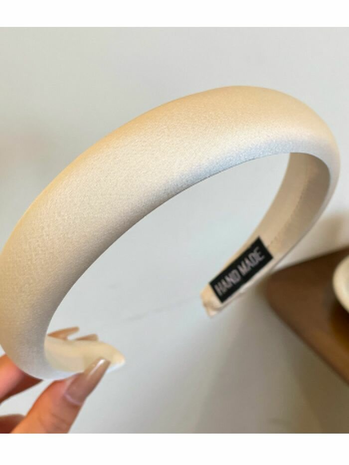 Ободок для волос "Лаки" широкий молочный