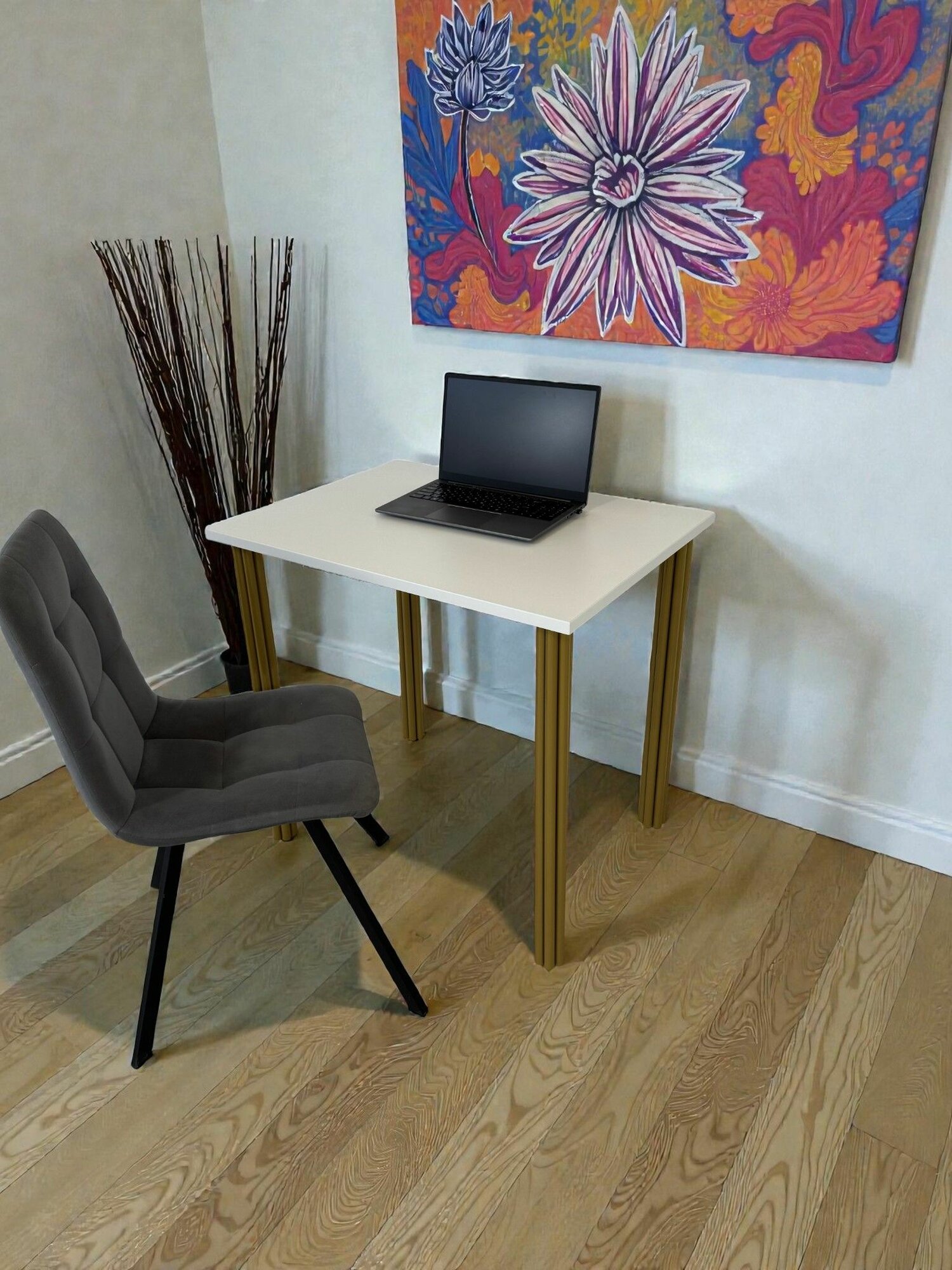 Стол дизайнерский компьютерный/ цвет столешницы Белый, 80*60 см. Ножки золото.