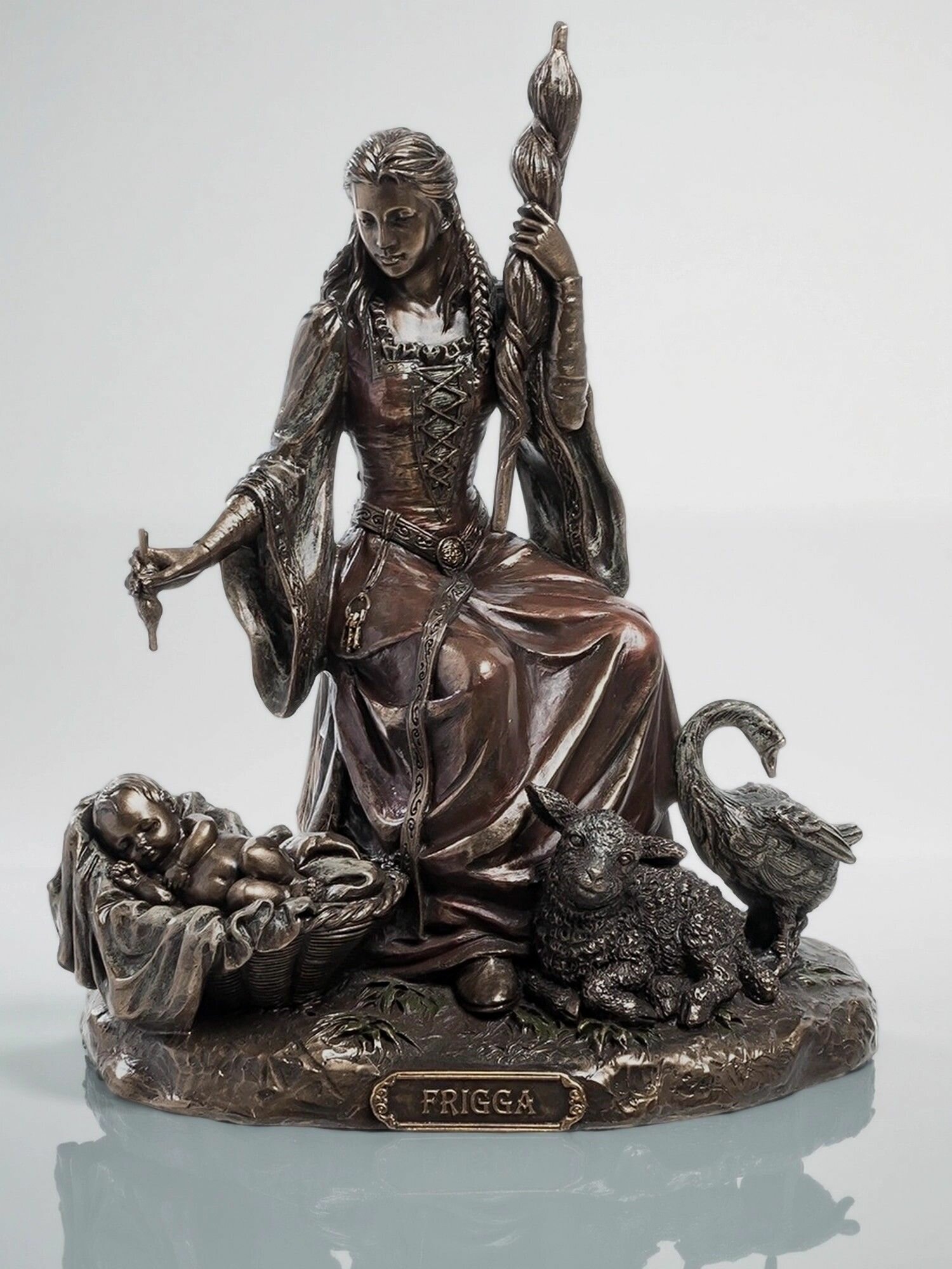 Статуэтка Фригг - богиня любви, брака, деторождения', 19*16*12см