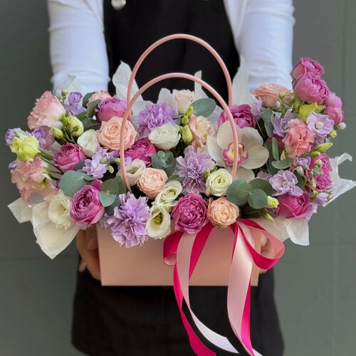 Изображение товара Сборная сумочка Rybe-Flowers "Цветы микс", с цветами, с ветками эвкалипта, высота 20 см