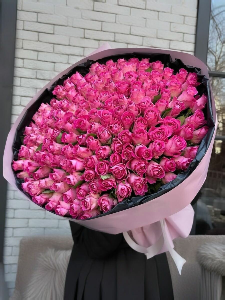 Букет из 151 розовой розы Аква