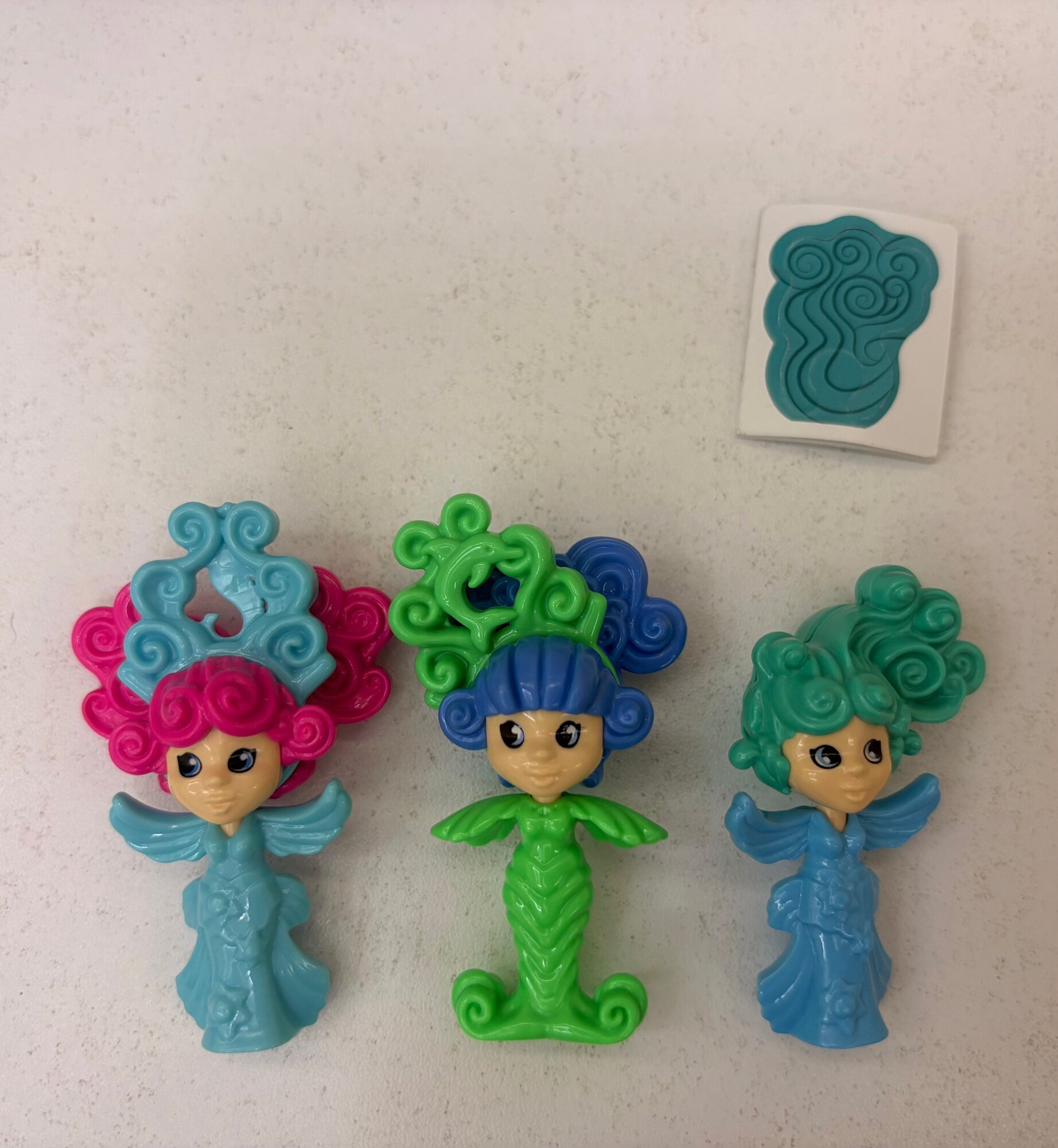 Фигурка игрушка киндер сюрприз девочки русалочки коллекция Ferrero 3шт