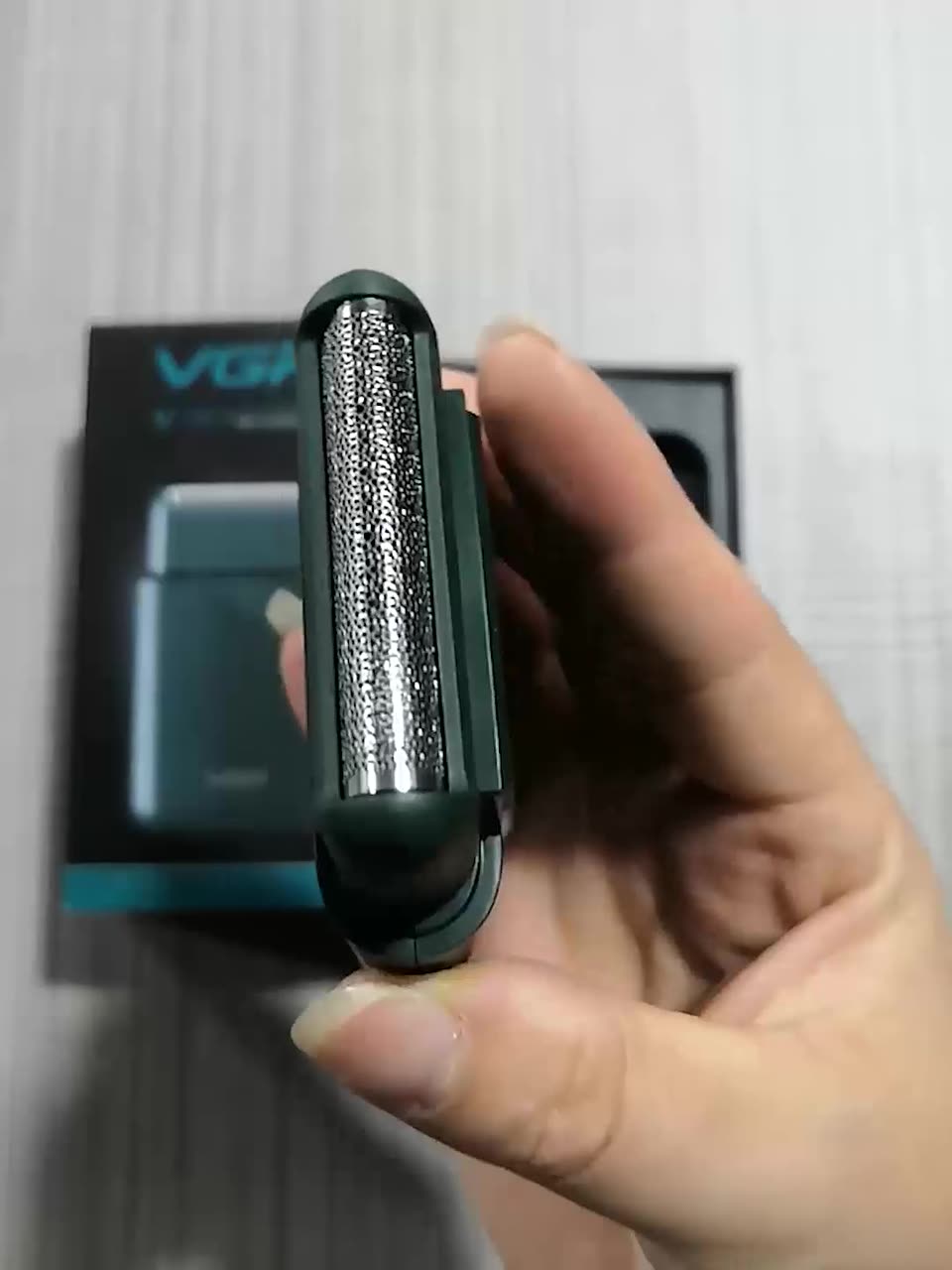 Электробритва VGR V-390 портативный шейвер, сеточная, сухое и влажного бритья, встроенный триммер — фото 1