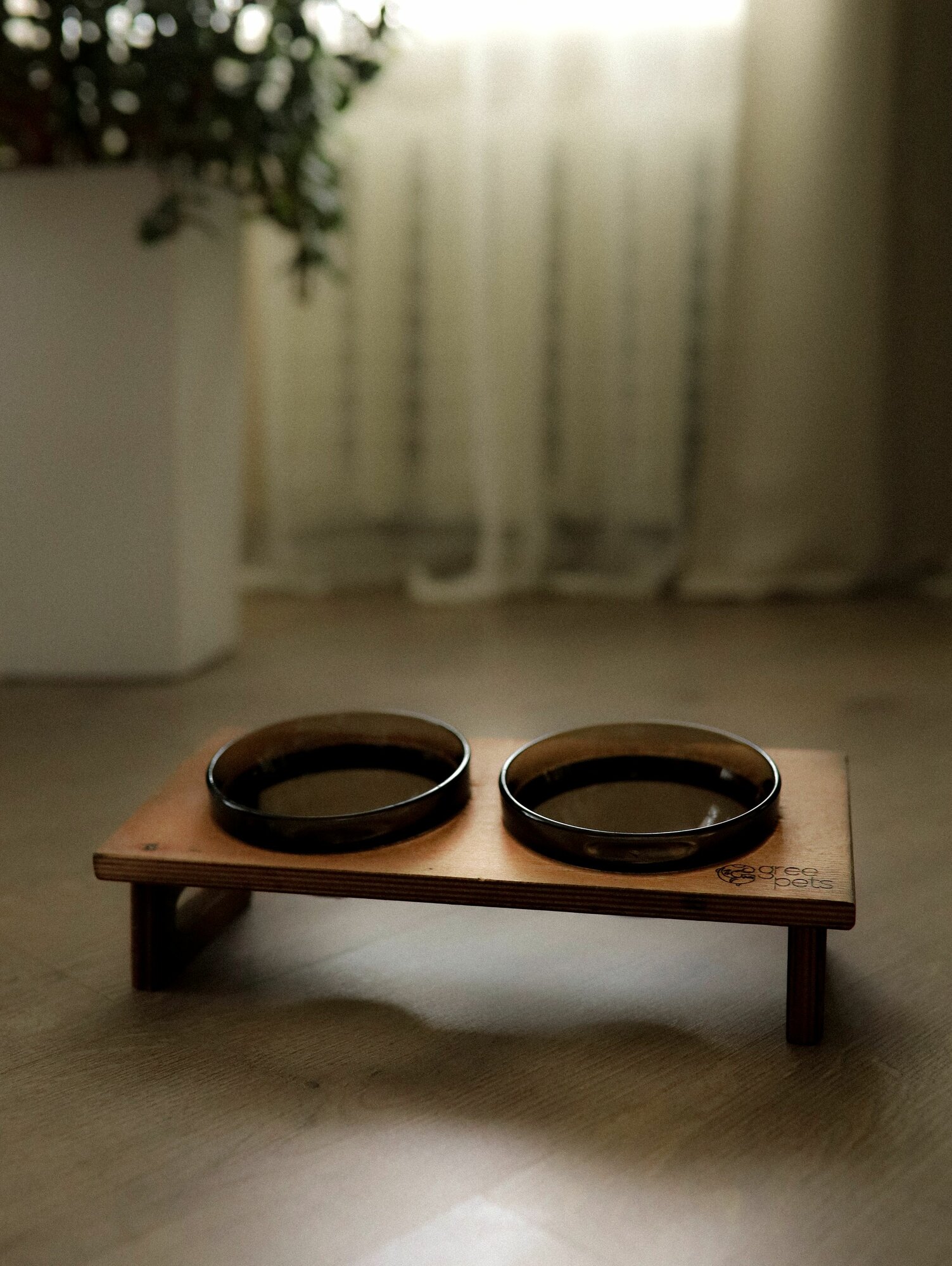 Миска для кошки и других животных на подставке с наклоном двойная