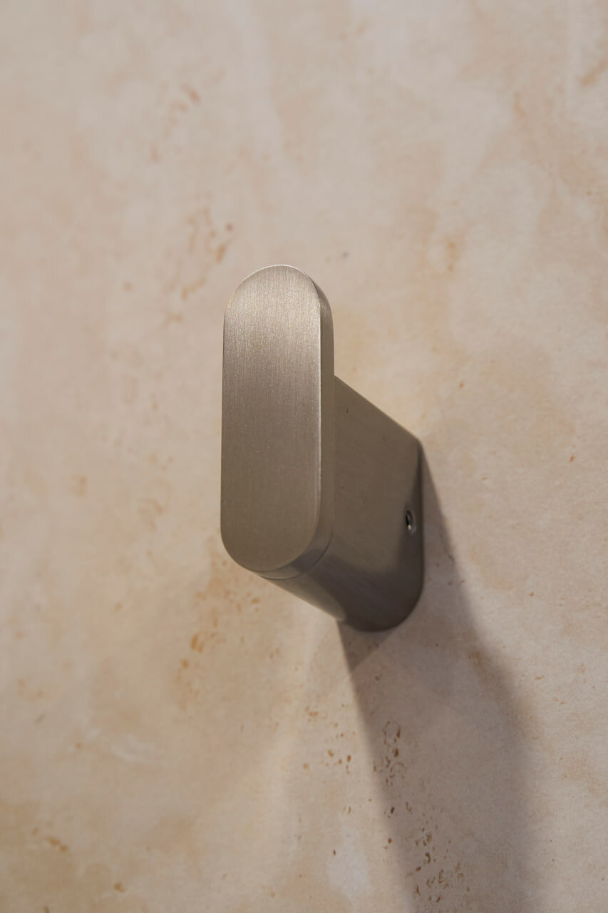 Крючок для ванной подвесной металлический 5.8х4.6х2 см, цвет шлифованный никель Йорта