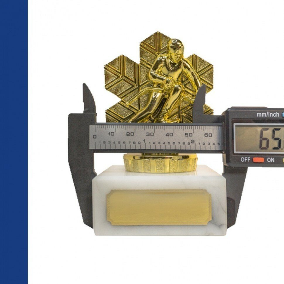 Статуэтка Лыжный спуск "Первый среди равных " — фото 1