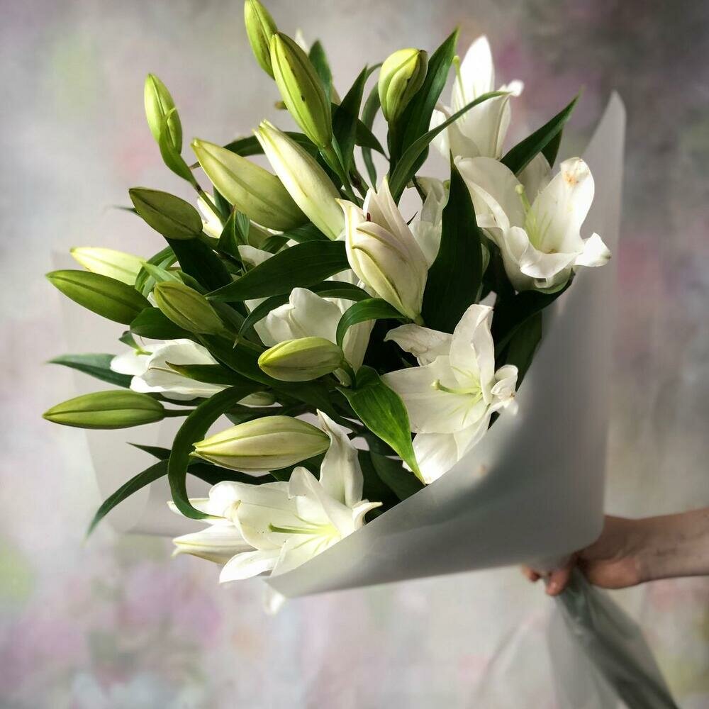 Белые лилии, стильный, стойкий интерьерный букет, для ваших любимых — фото 1