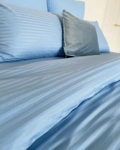 Изображение товара Простыня на резинке Страйп-сатин 100 % Хлопок 160х200 Голубой