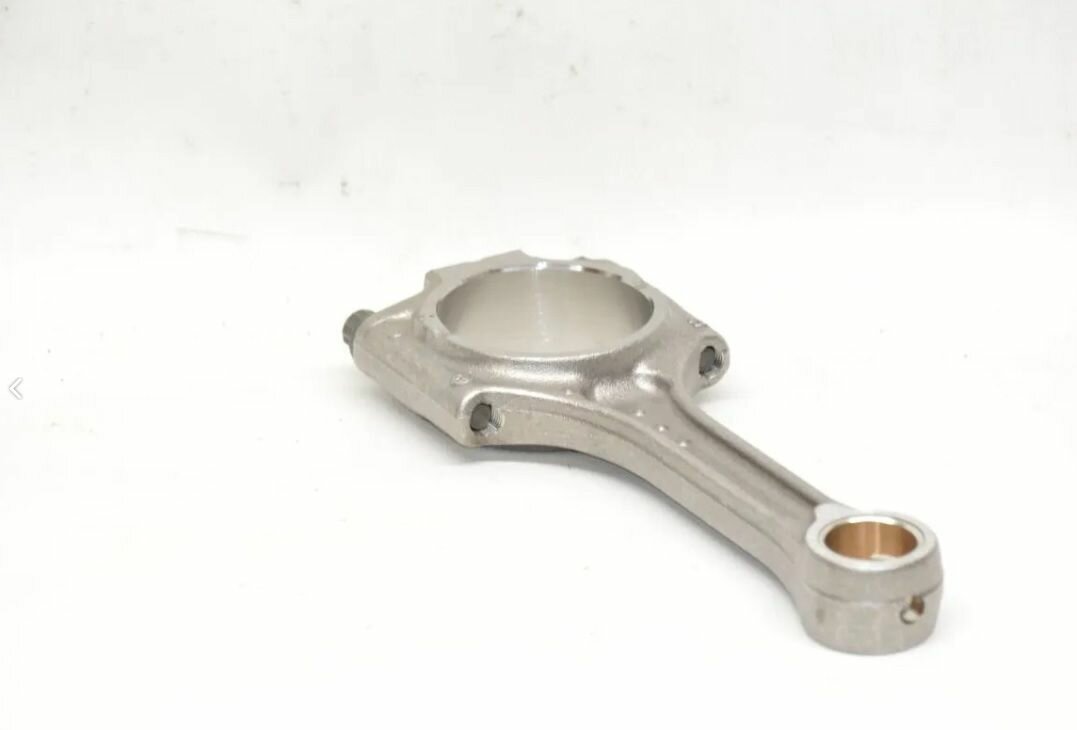 Шатун двигателя