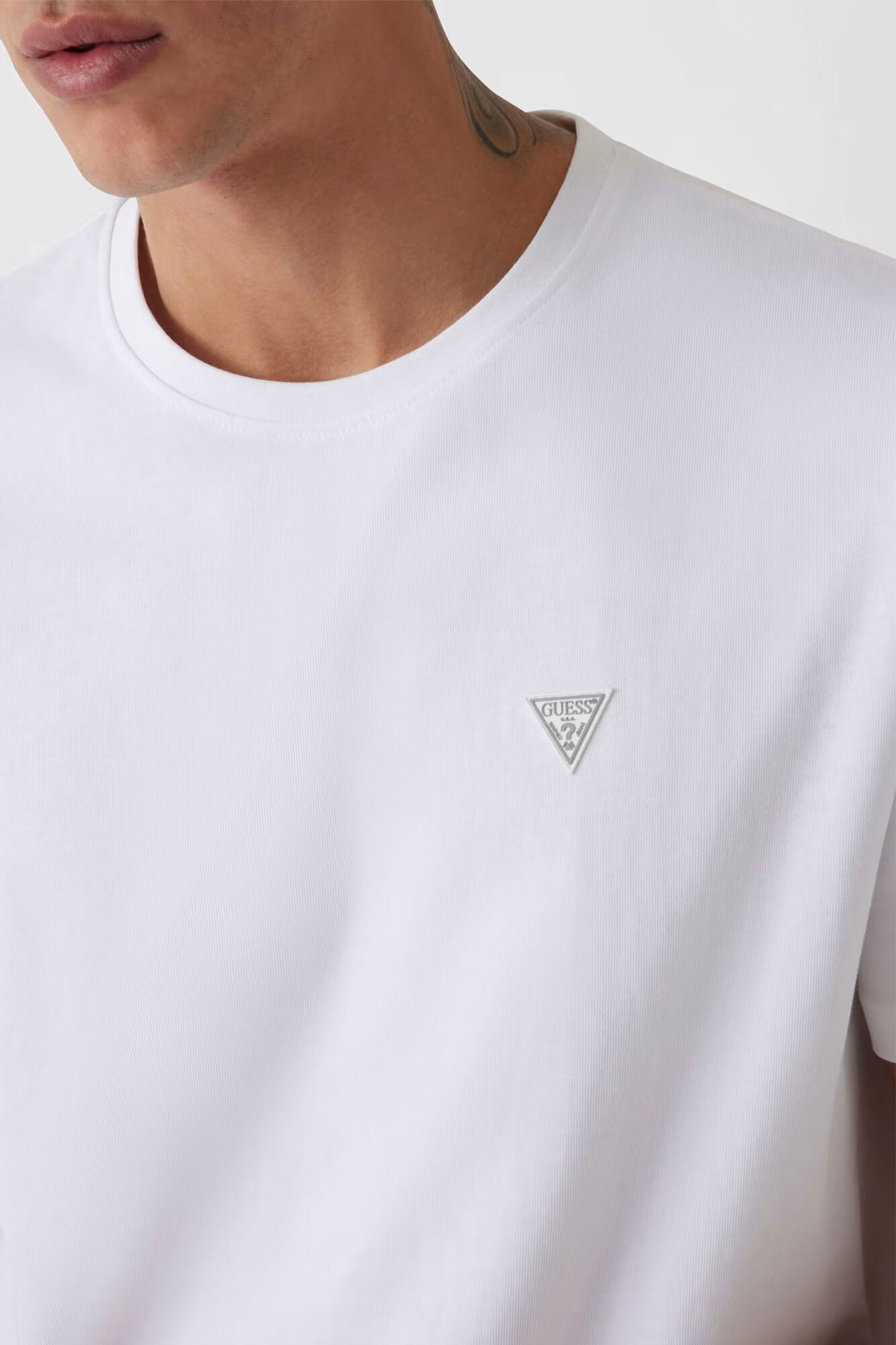 Футболка GUESS Small triangle logo, размер L, белый — фото 1