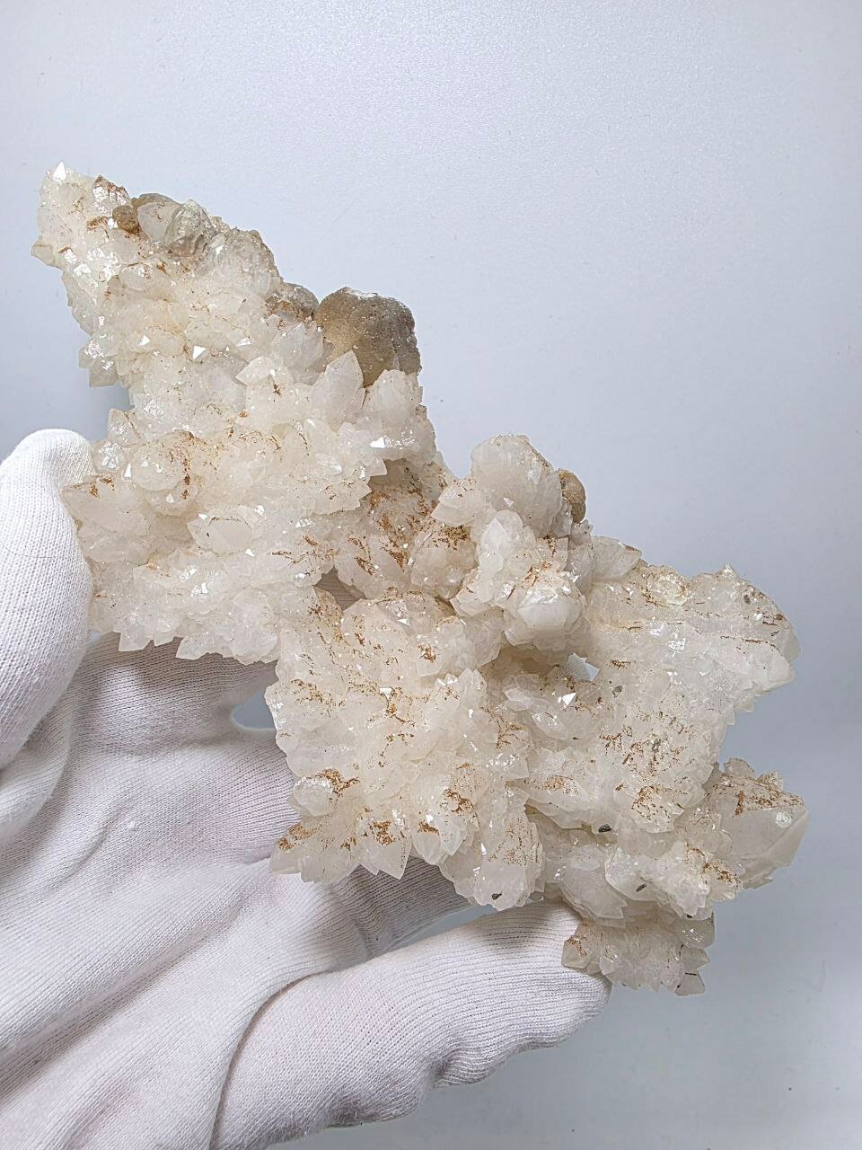 Друза кварца с кальцитом 180 мм, 293 г. — фото 1