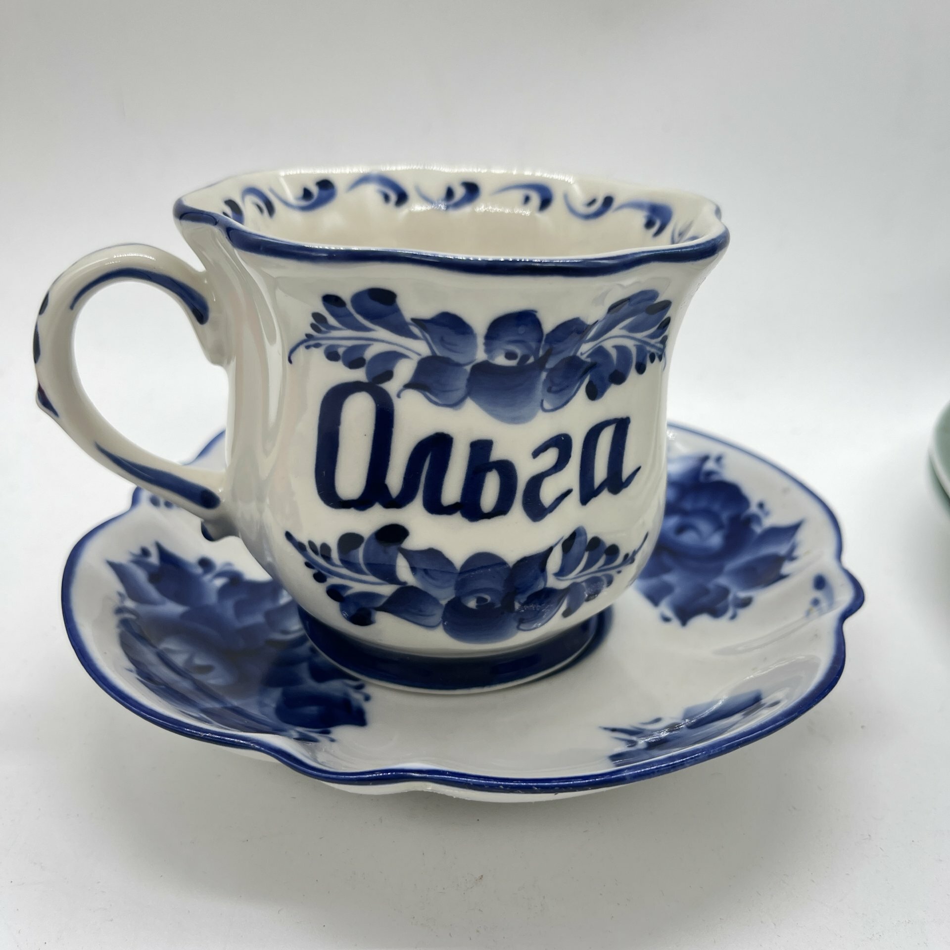 Чайная пара "Ольга" (подбор), фарфор, роспись, Россия, 1990-2010 гг.