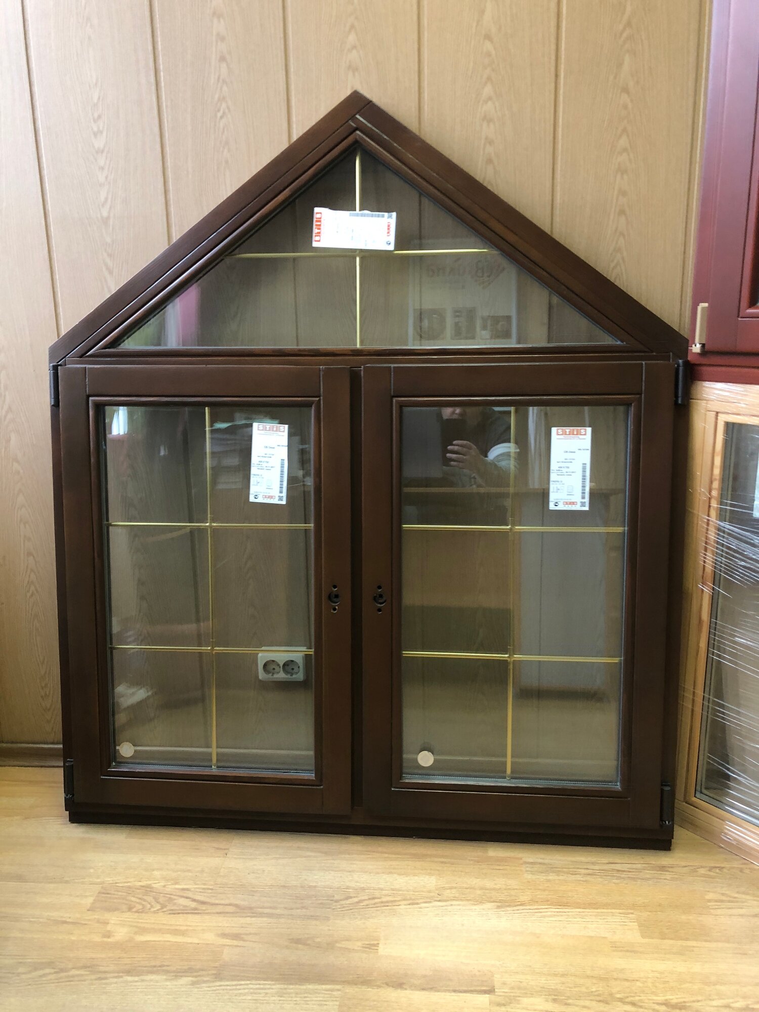 Деревянное окно ОСВ со стеклопакетом - трапеция: 1355х1180х910 цвет 