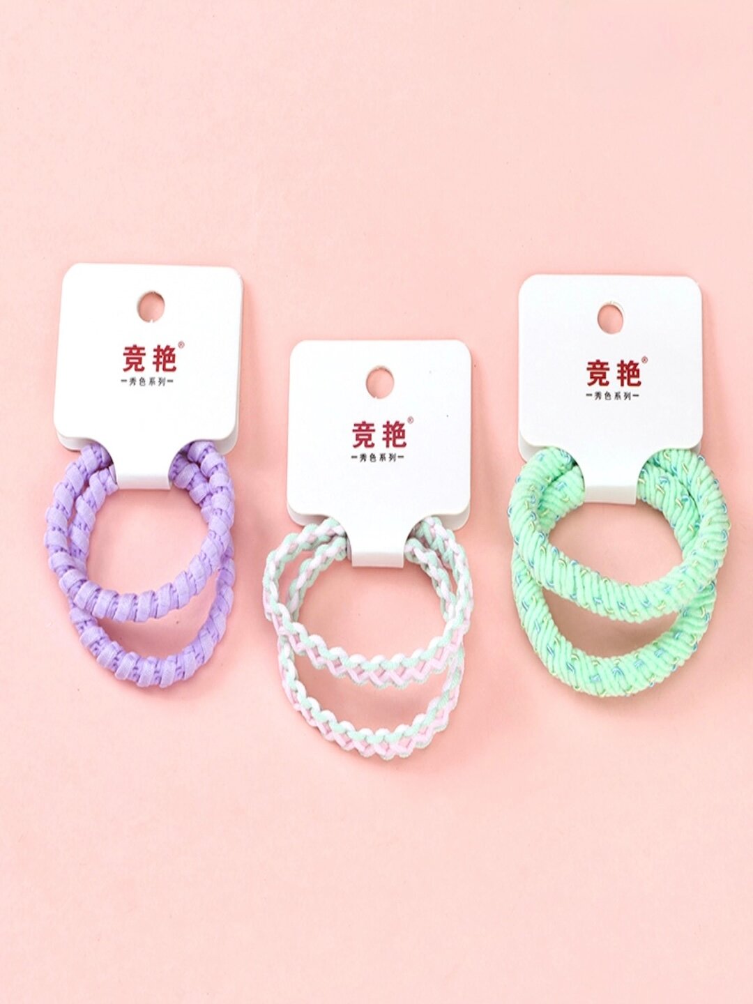 Мягкие и прочные резинки на картоне. Надёжно фиксируют волосы, не повреждая их, 2 шт. Цвета отправляются случайно