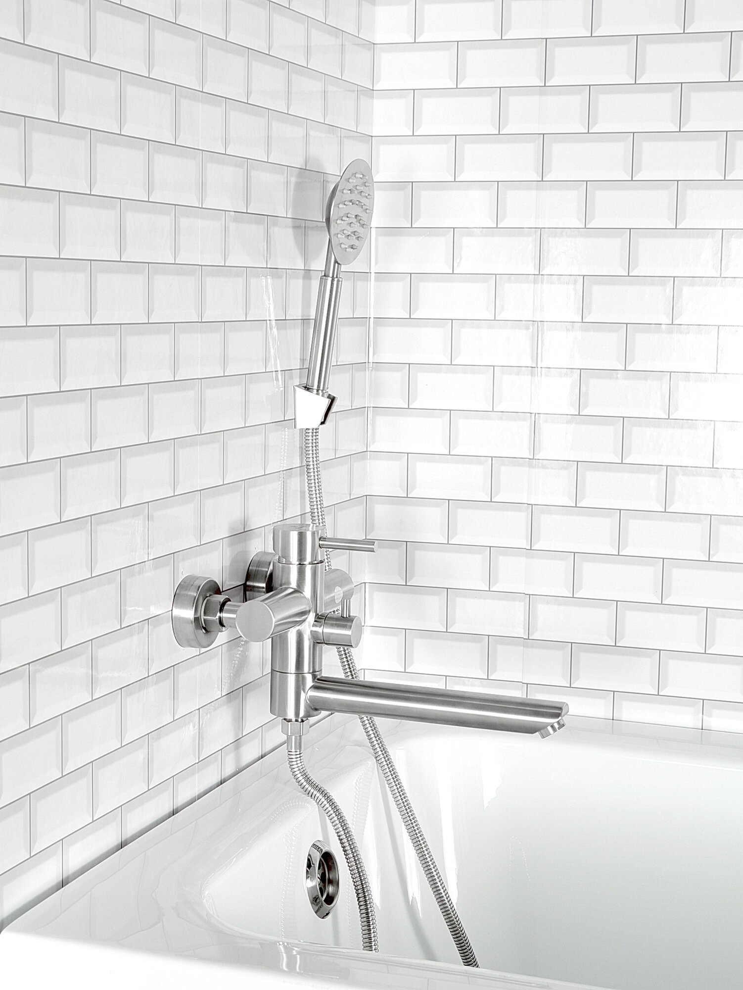 Смеситель для ванны Diadonna, нержавеющая сталь, длинный излив — фото 1