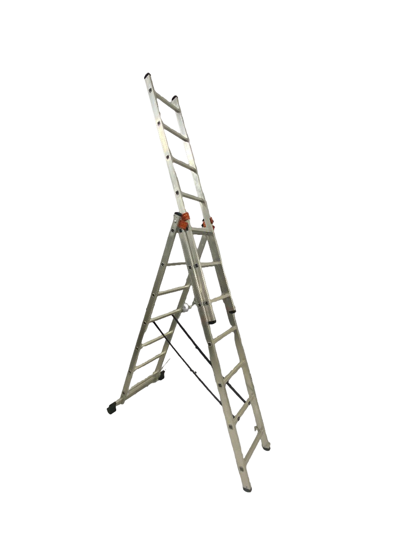 Трехсекционная усиленная лестница Альтернатива 3х14 рабочая высота 1101 см.