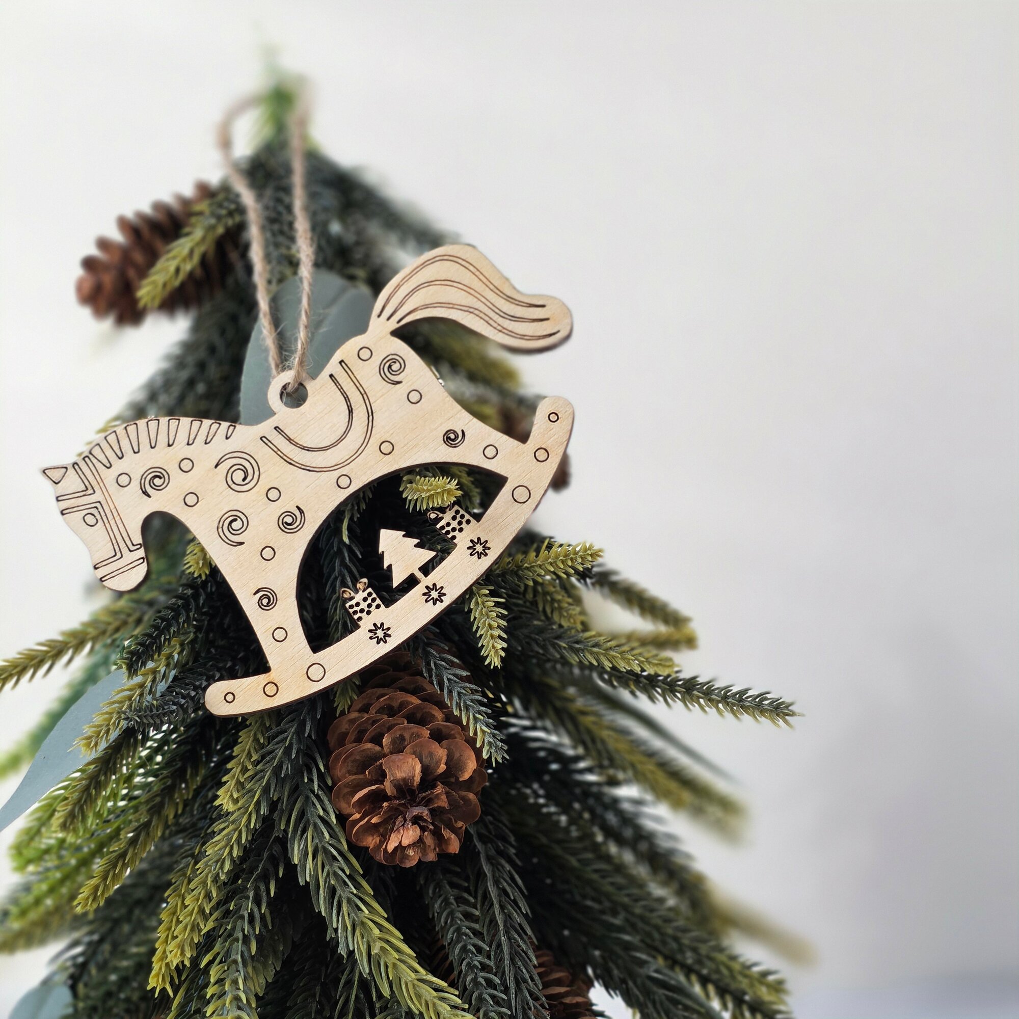 Деревянные ёлочные новогодние игрушки лошадки / комплект 6 штук