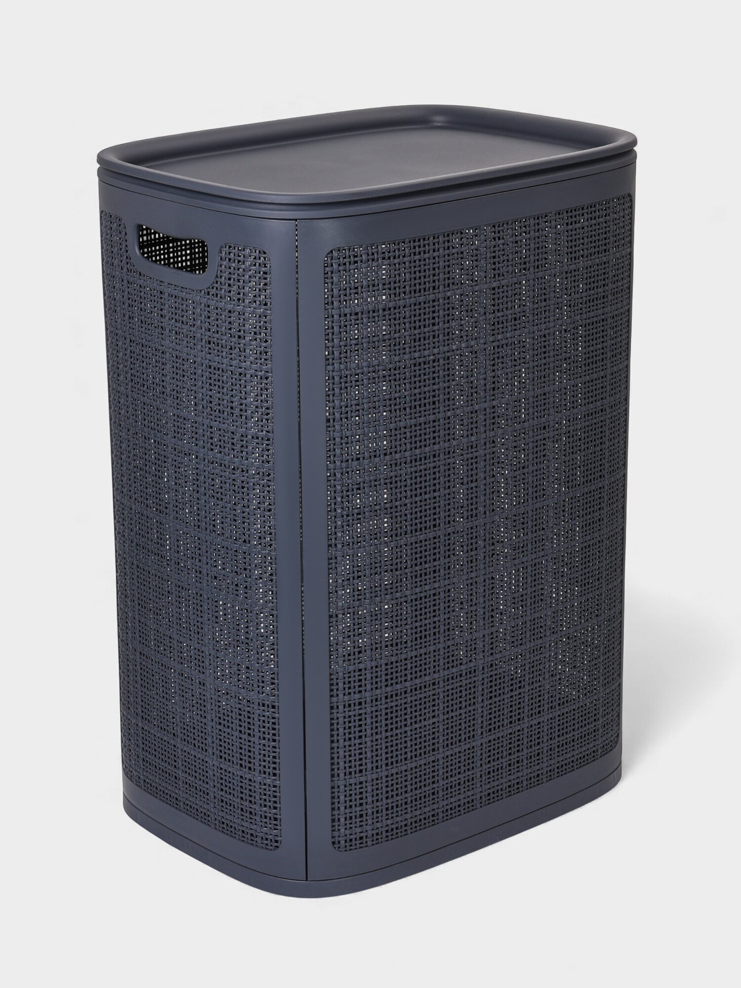 Плетёная корзина для белья с крышкой 