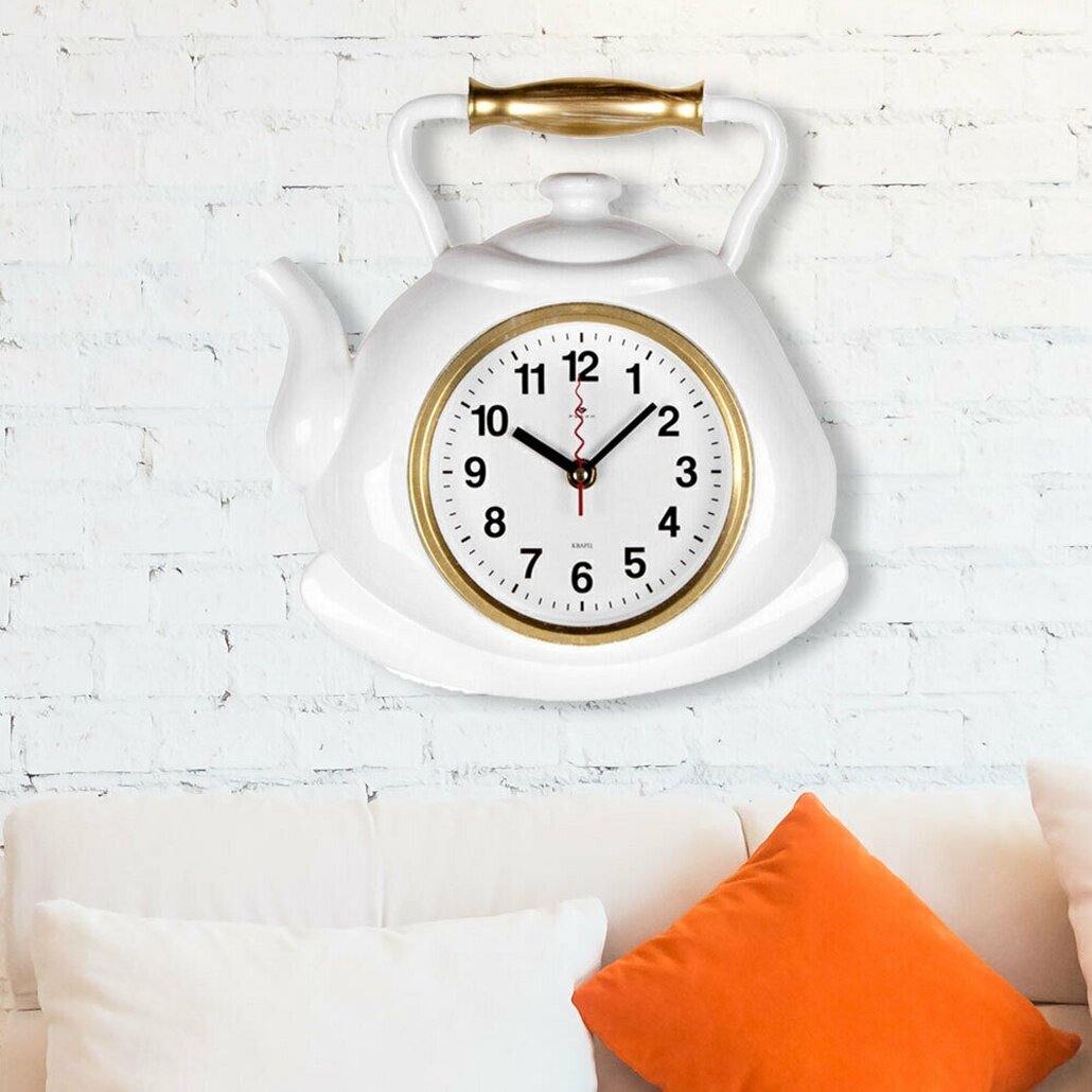 Часы настенные «Чайник», элегантный дизайн, белый с золотом, корпус глянцевый, 27×28,5см, кварцевый механизм
