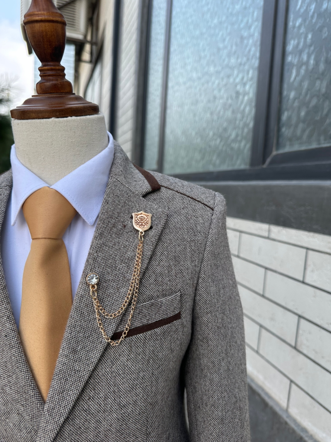 Классическая пиджак темно-серая из драп материала для 2 класса — фото 1