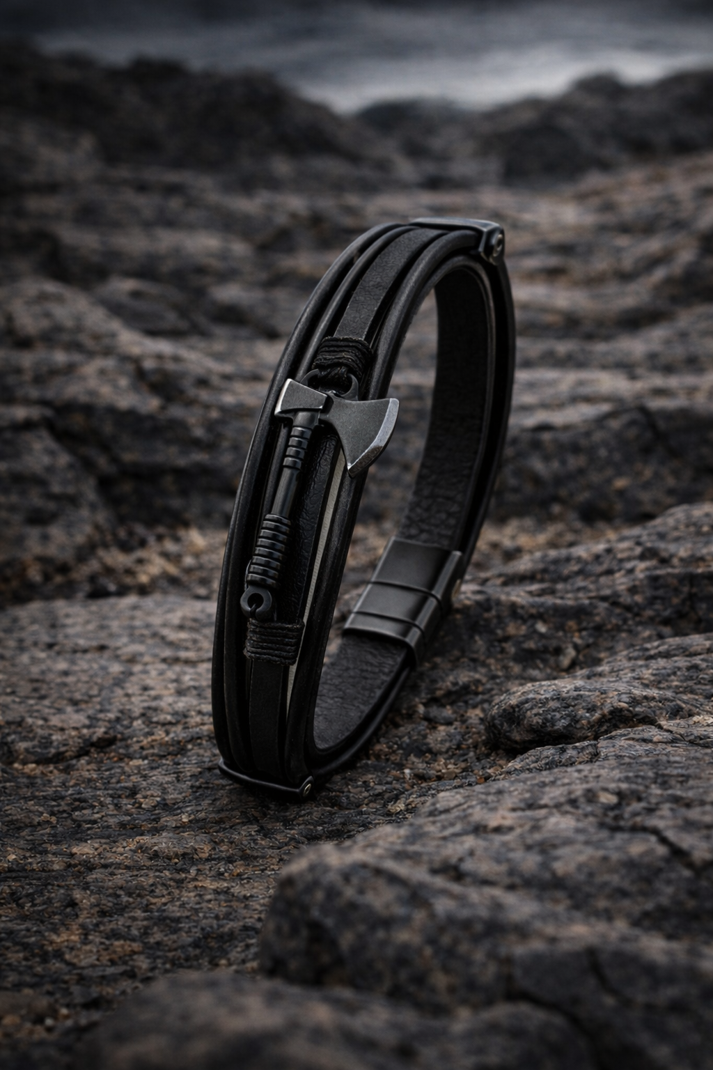 Жесткий браслет