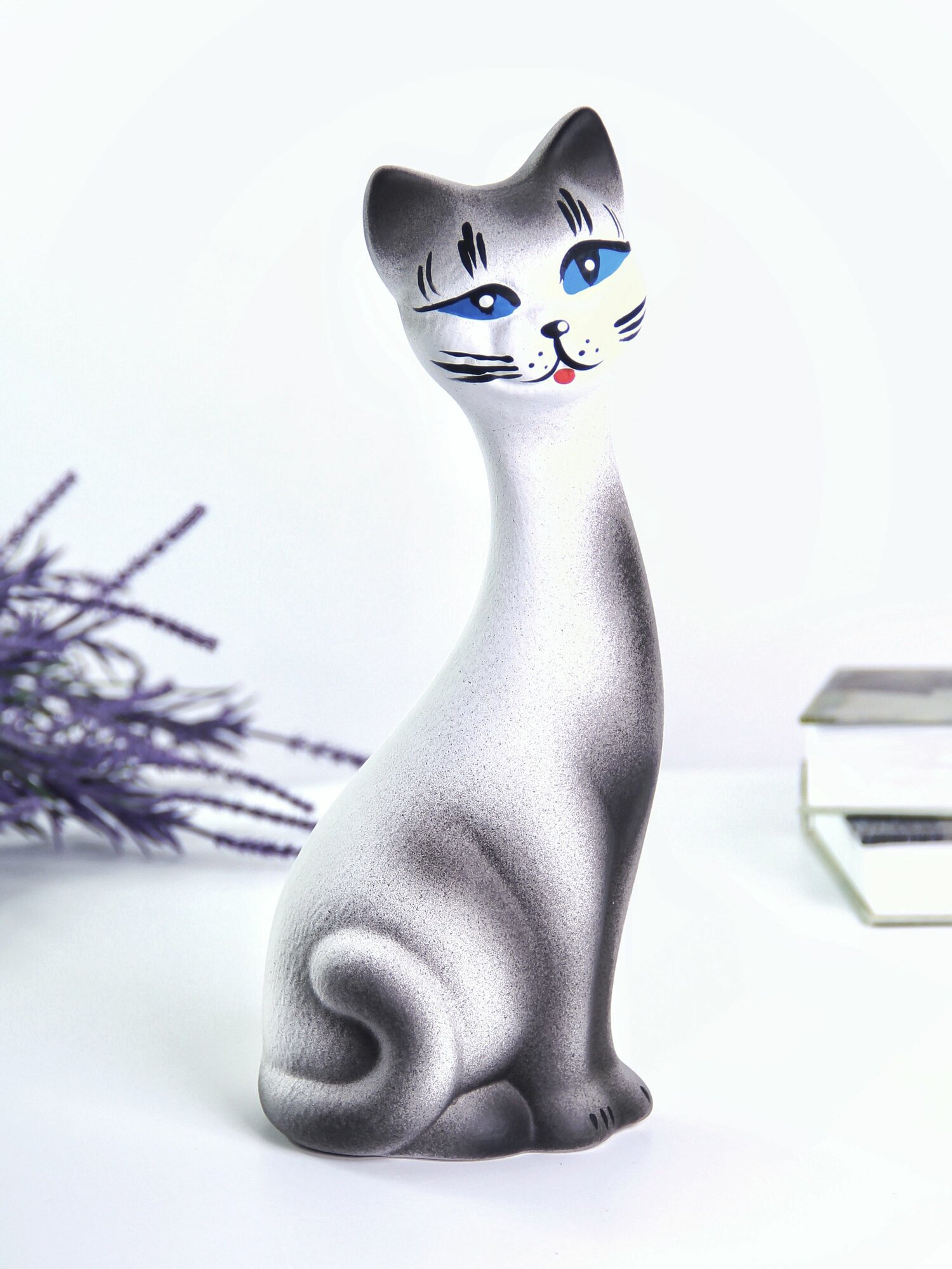 Кот Кит 25 см белый с серым матовый