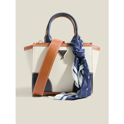 Сумка GUESS 12х19х22 см 9700₽