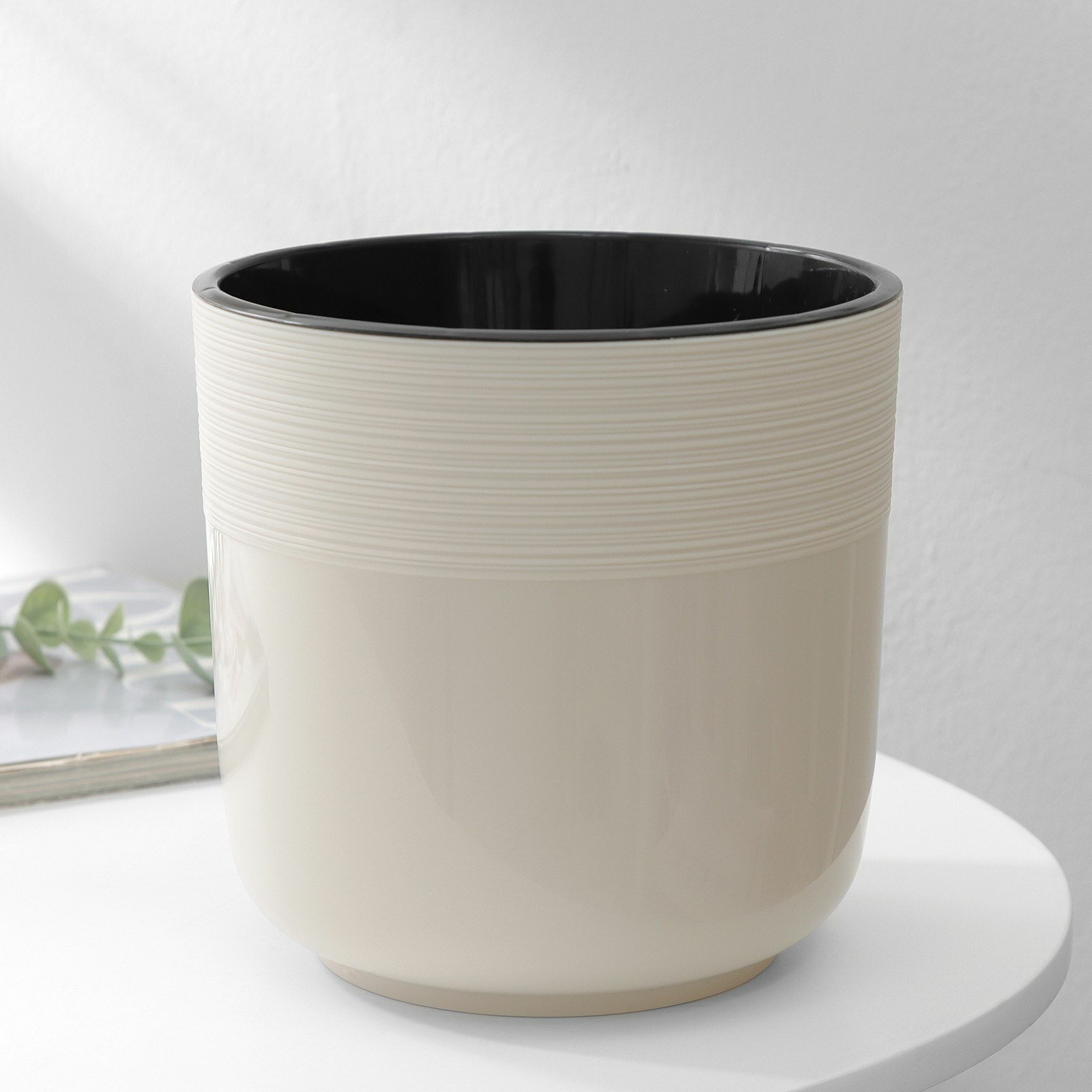 Кашпо для цветов со вставкой 