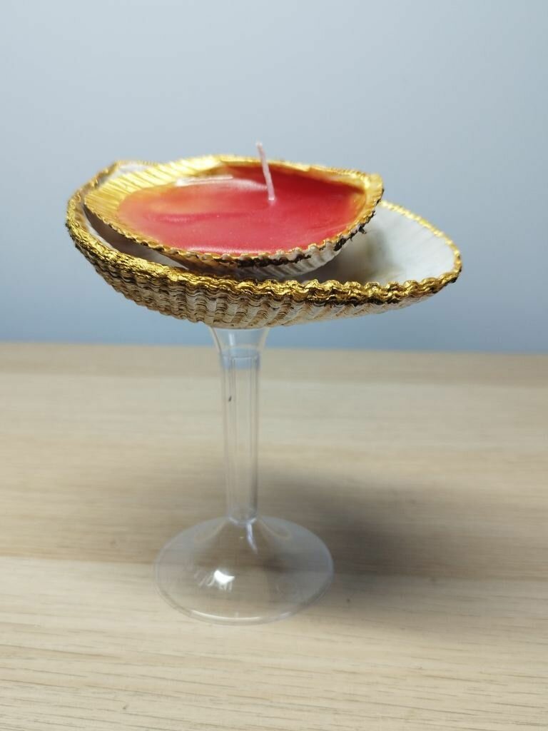 Свеча ручной работы "Раковина бокал" красный воск морская раковина бокал