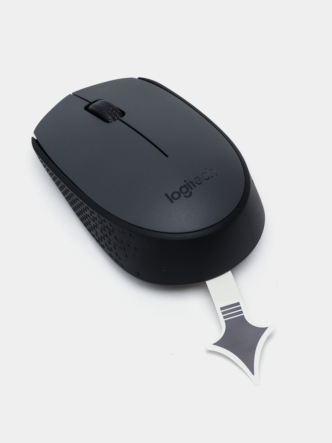 Беспроводная мышь Logitech M170 с USB-приемником 2,4 ГГц, радиус действия 10 м.