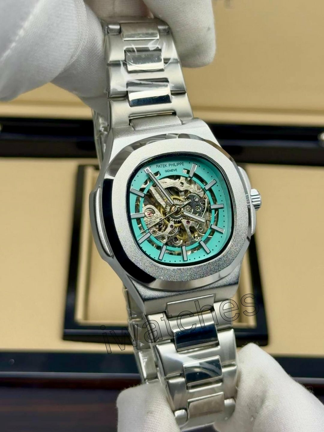 Наручные часы Patek Philippe Vintage Douglas, белый/золотой/бирюзовый — фото 1