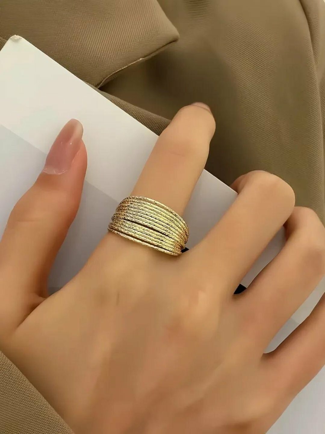 Славянский оберег, Браслет-бэнгл, размер 10 см, бежевый, желтый — фото 1