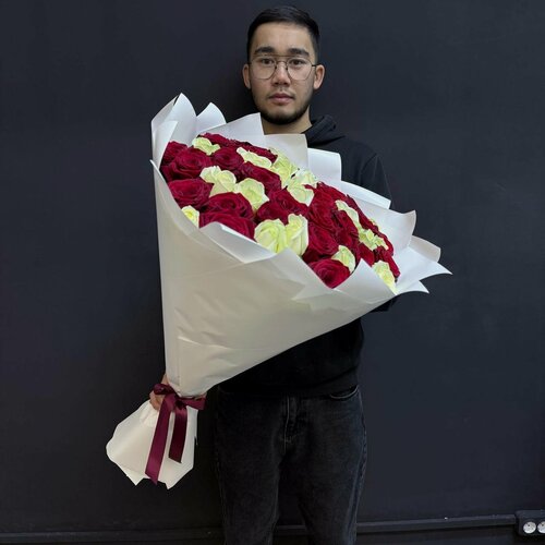 Изображение товара Пышный букет из 39 роз высотой 60 см WOW-Flowers с доставкой свежие